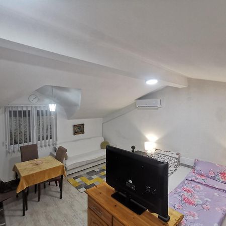 White Apartment Sarajevo - Free Parking Екстер'єр фото