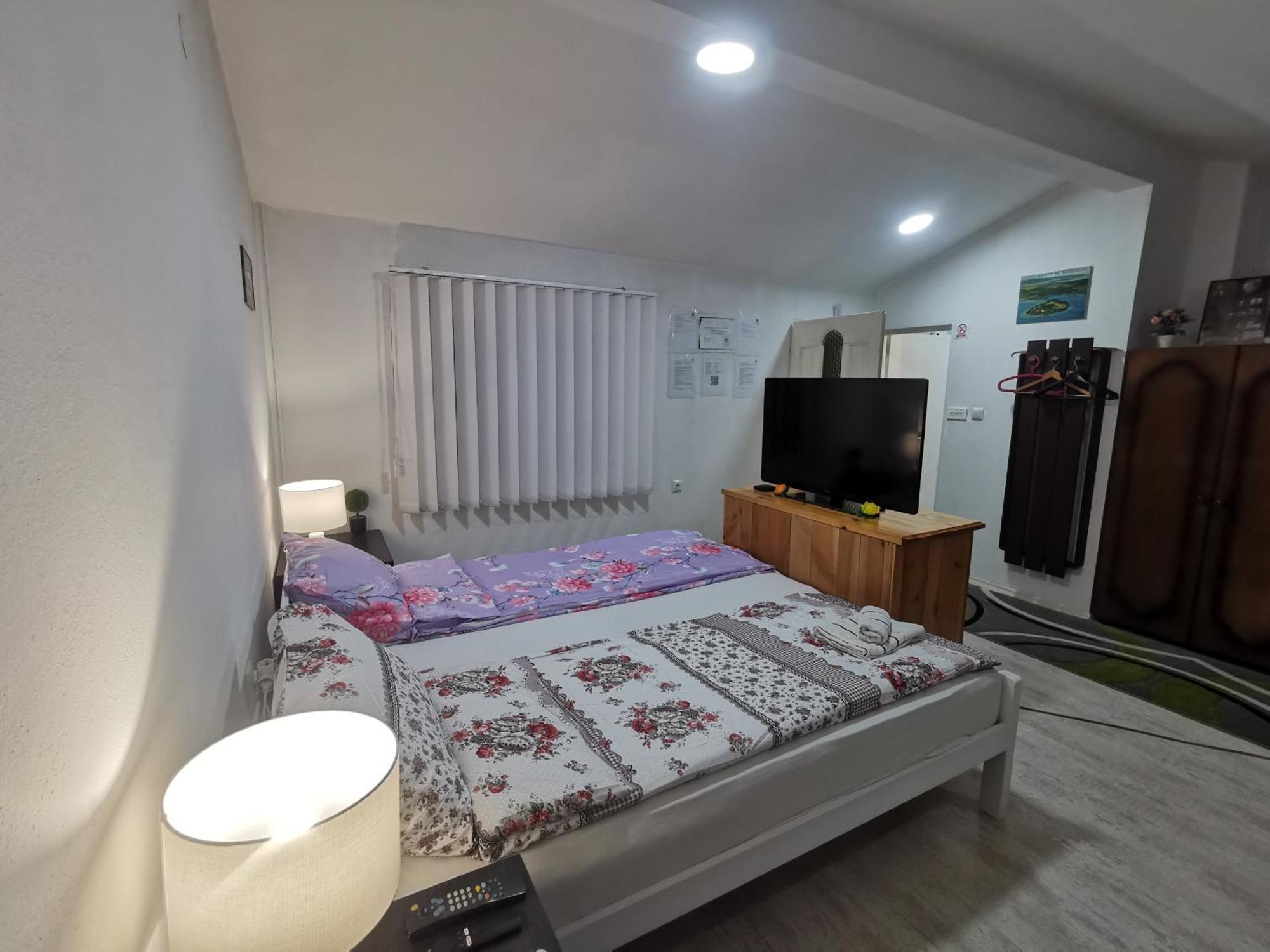 White Apartment Sarajevo - Free Parking Екстер'єр фото