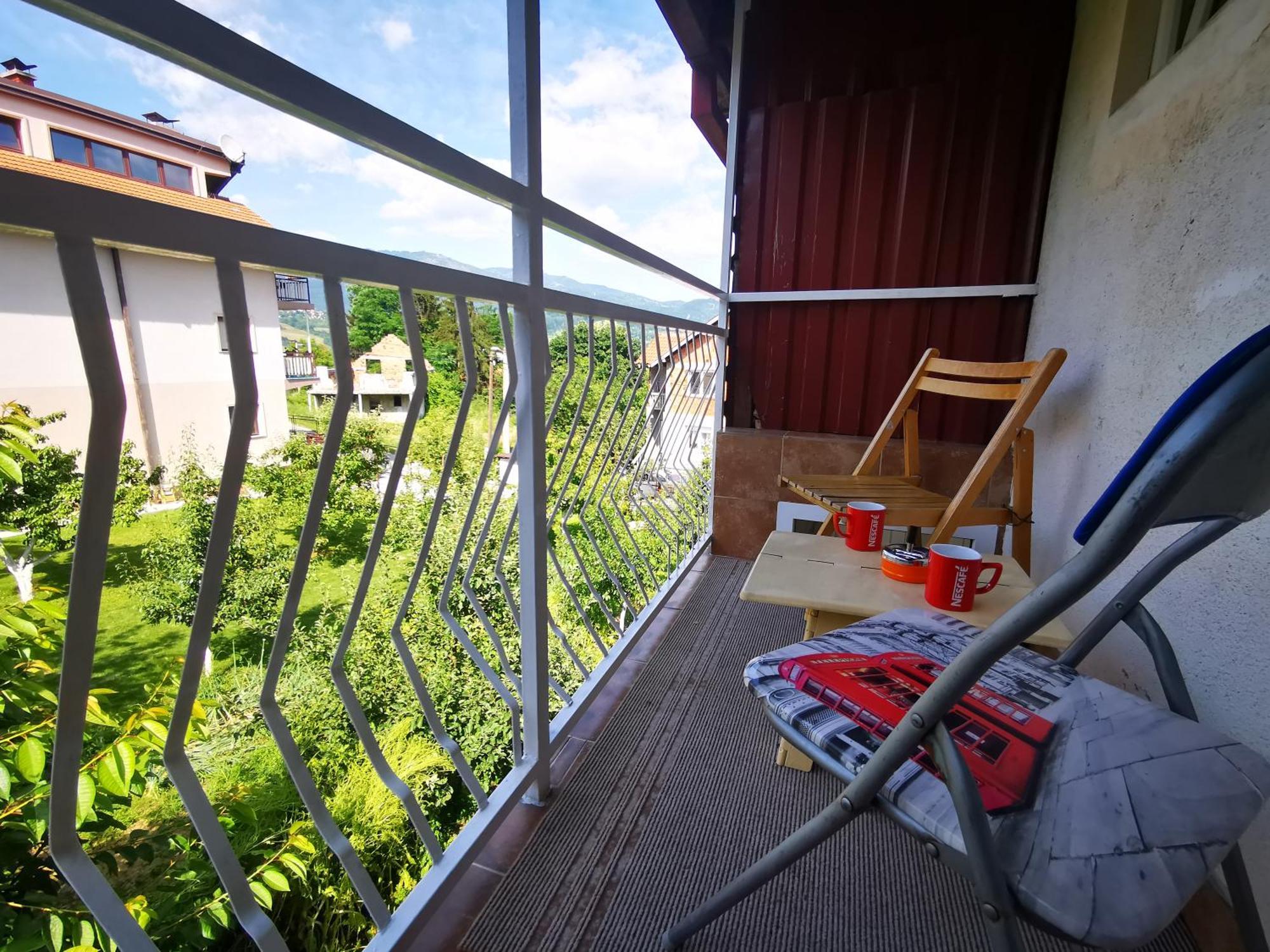 White Apartment Sarajevo - Free Parking Екстер'єр фото